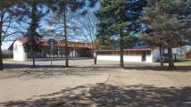 schule_aussen_schulhof.jpg